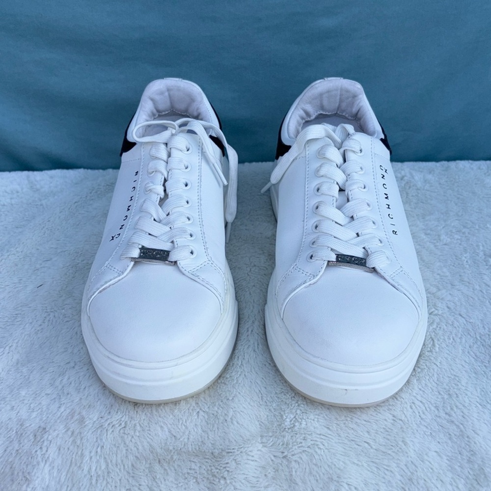 EUC John Richmond Logo Stamp Sneakers EU 41 White Black Mens Casual Leather Lux - Picture 2 of 9